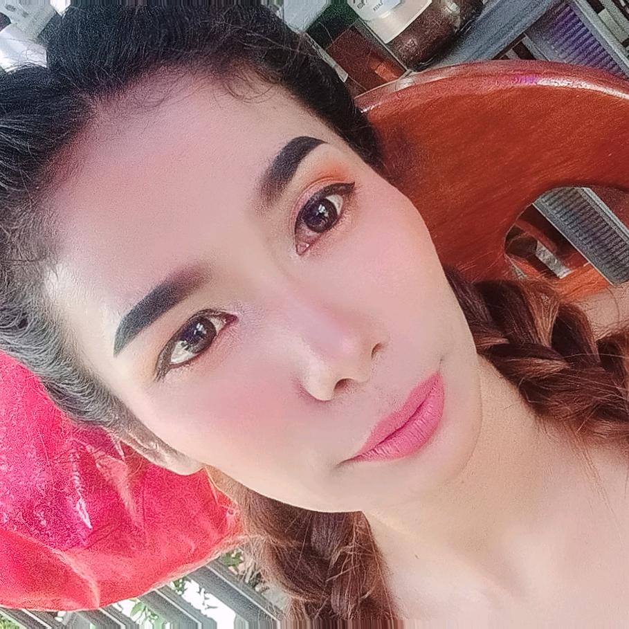 យេីងជាអ្វីនឹងគ្នា😒