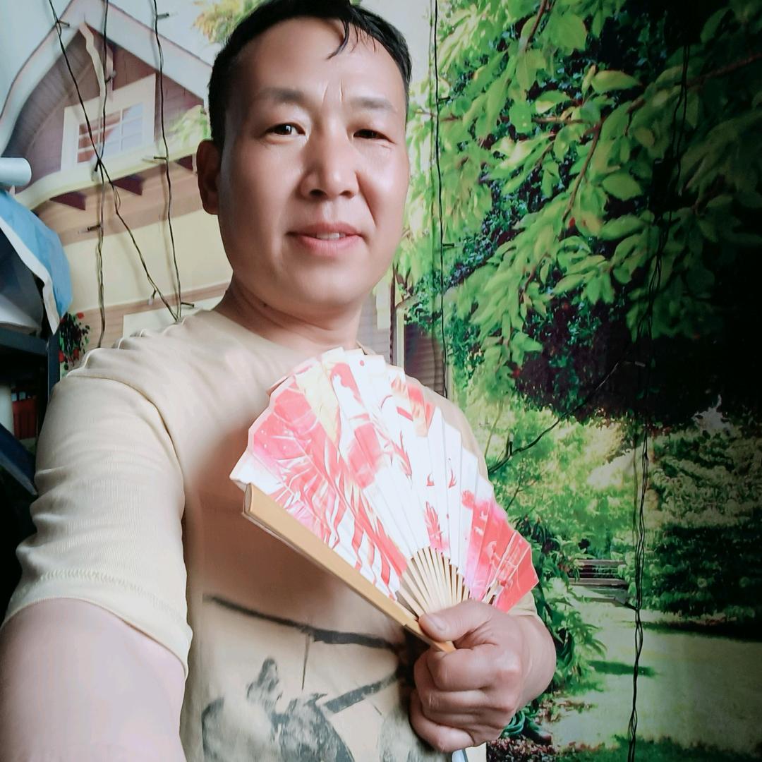 封歌，