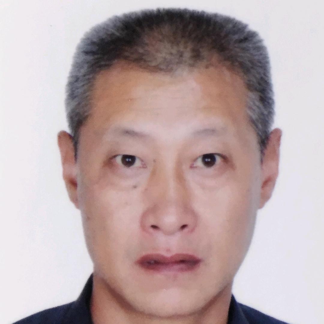 辄潍