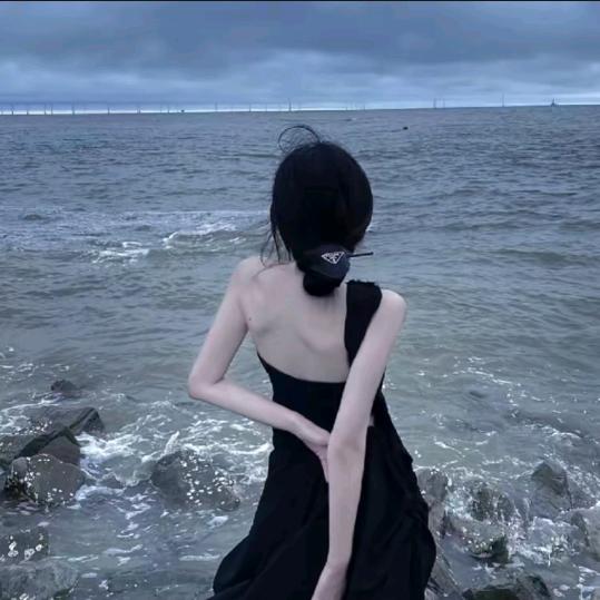 張闹闹.