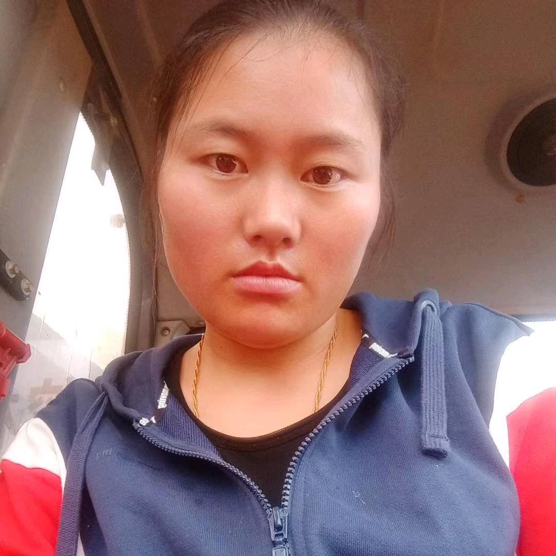 请叫我开挖机的小姐姐