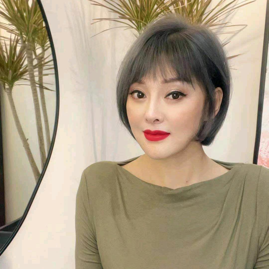 两孙女的奶奶
