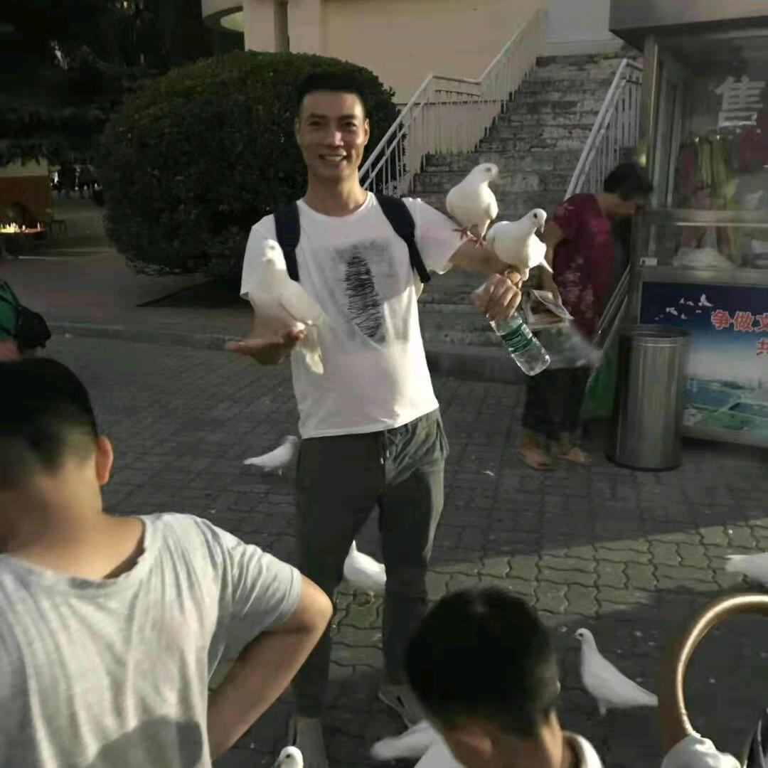 谭某某