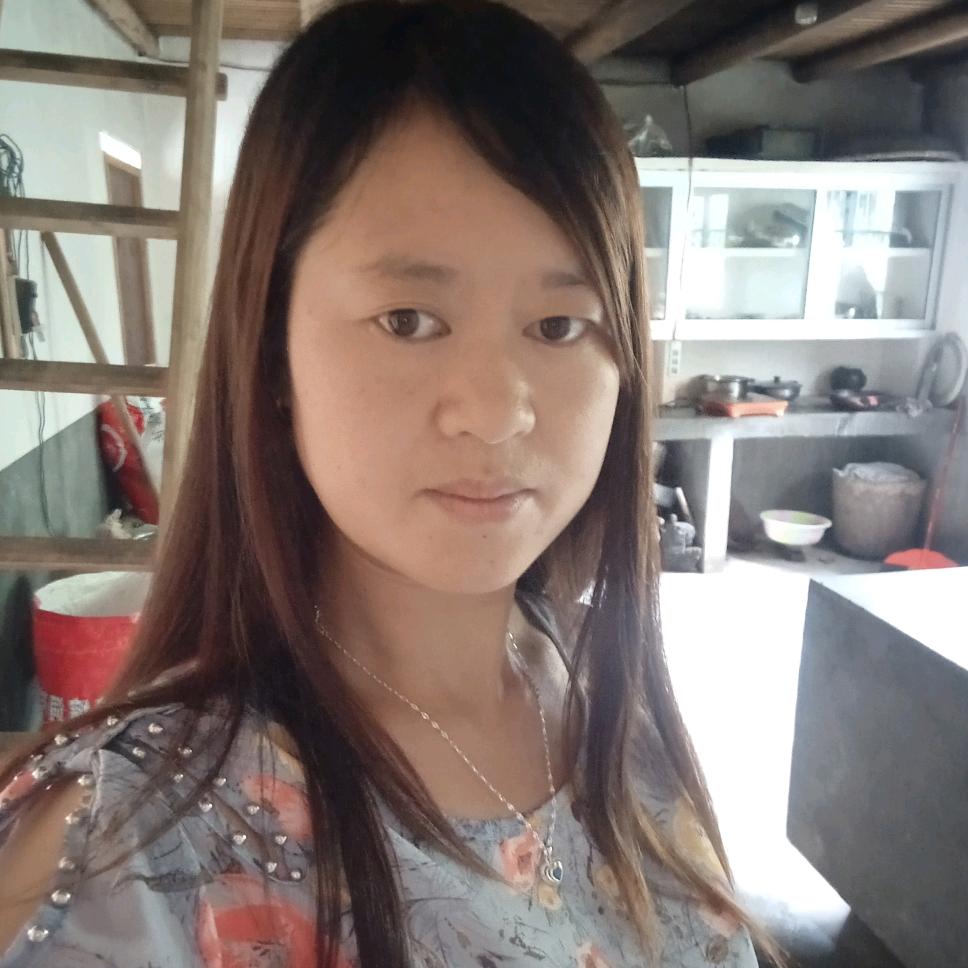 农村三妹，不定时开播。