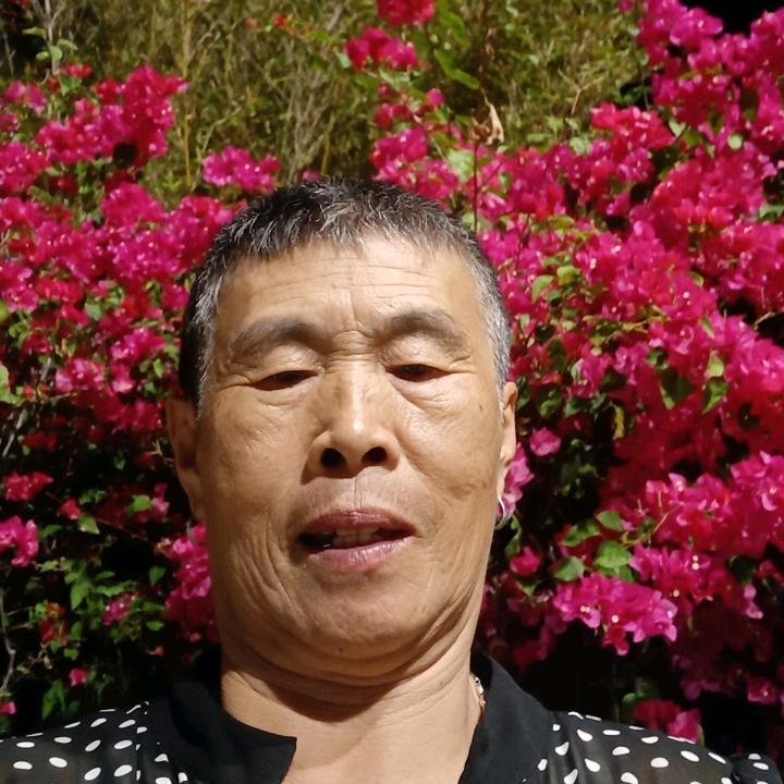 邱静