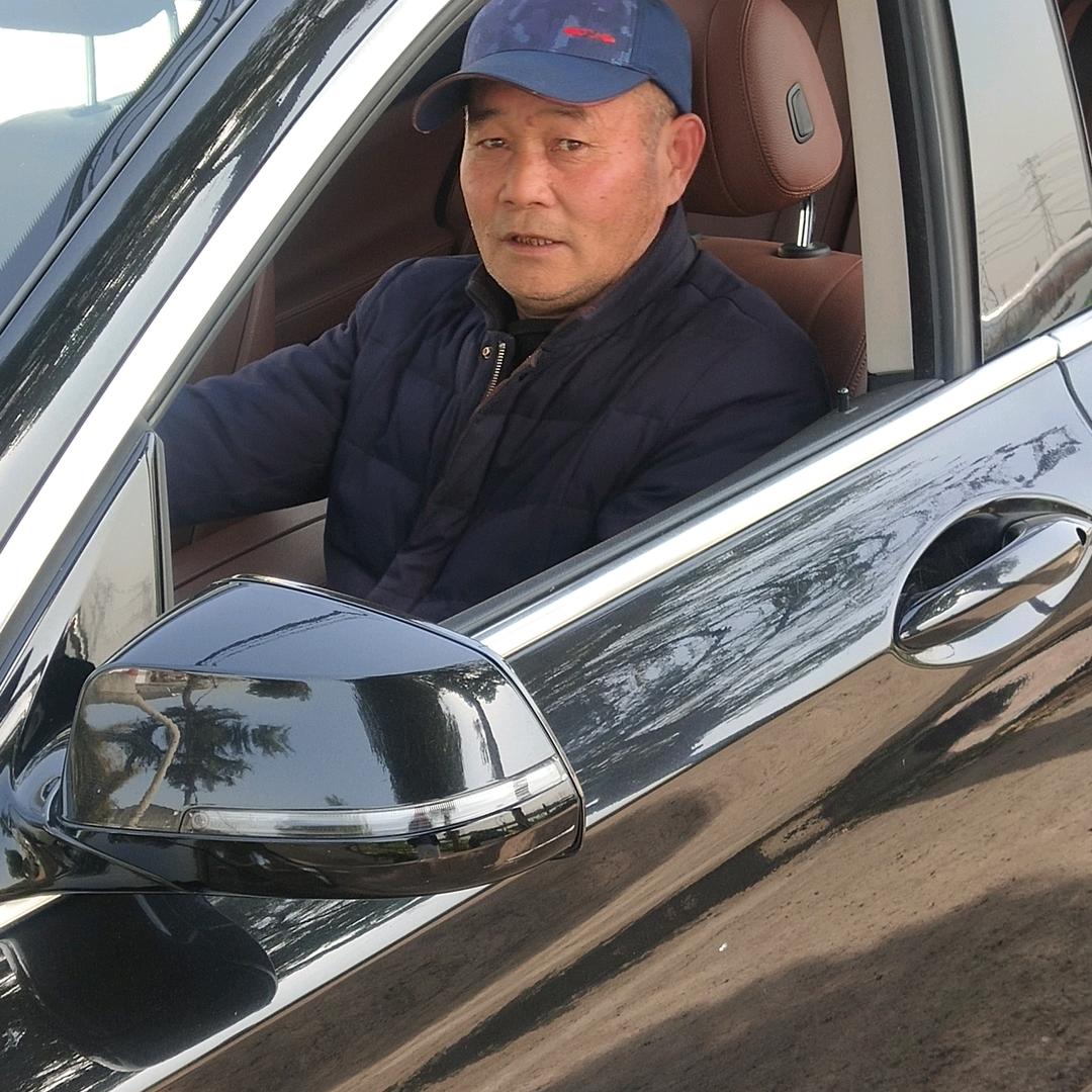 用户15775906539049