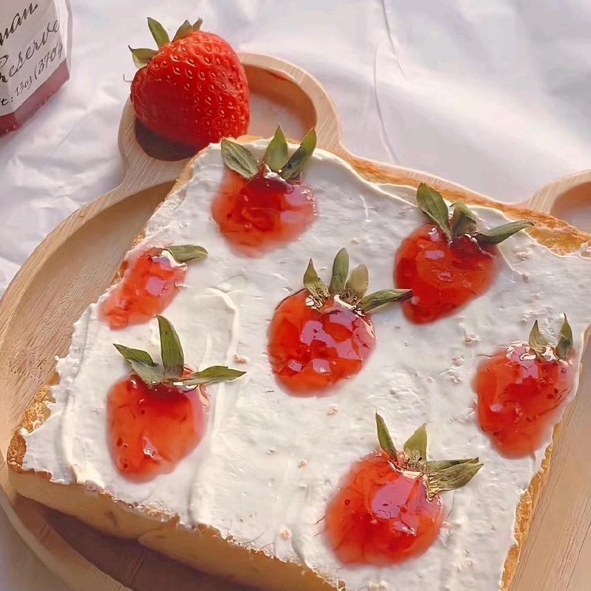贪吃的草莓🍓