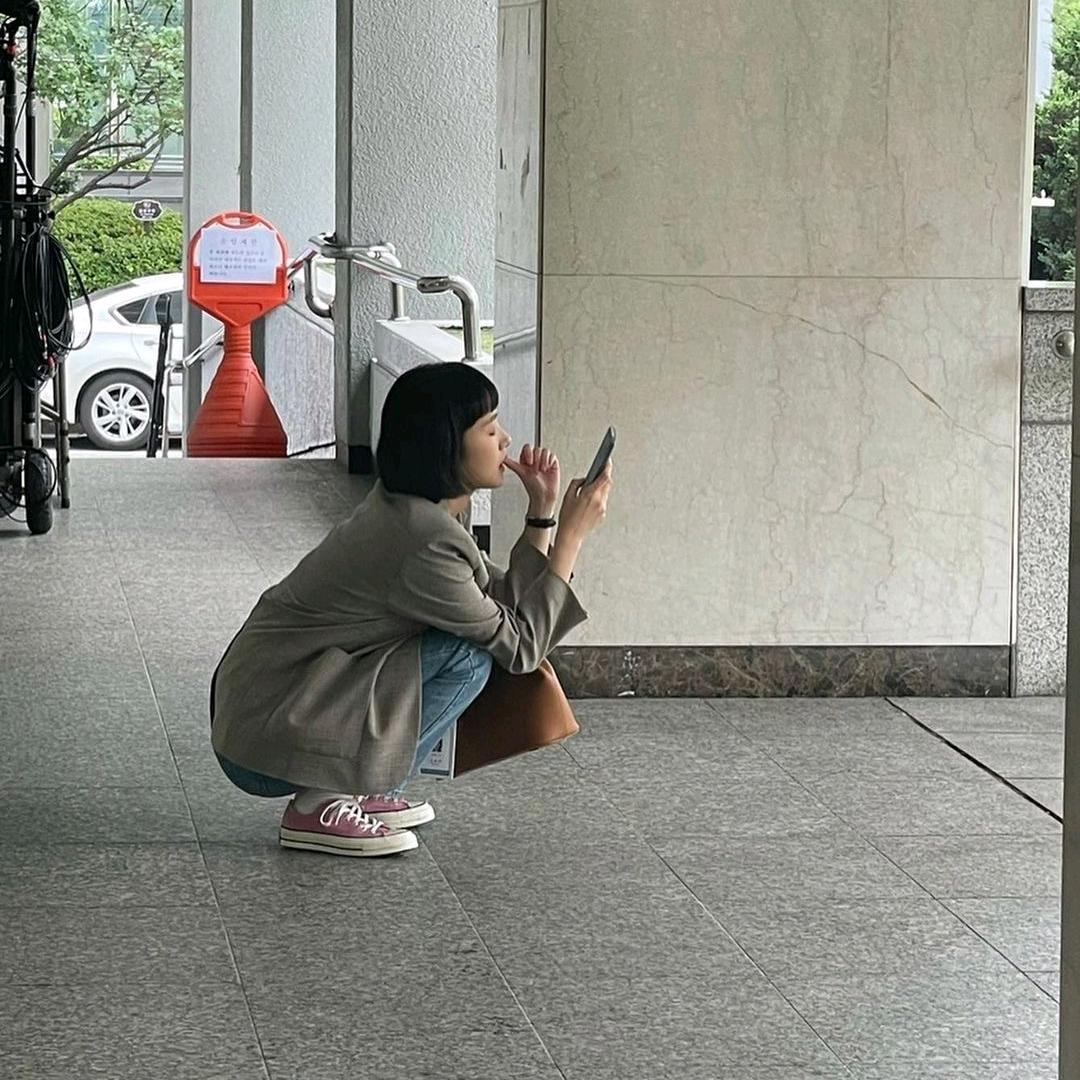 槐日燕飞迟