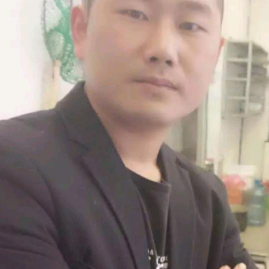 爱做菜龙哥