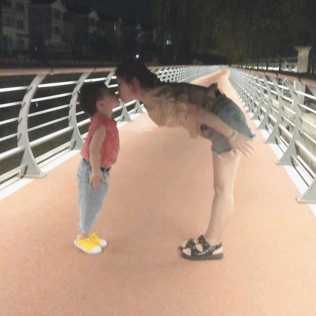 娜娜