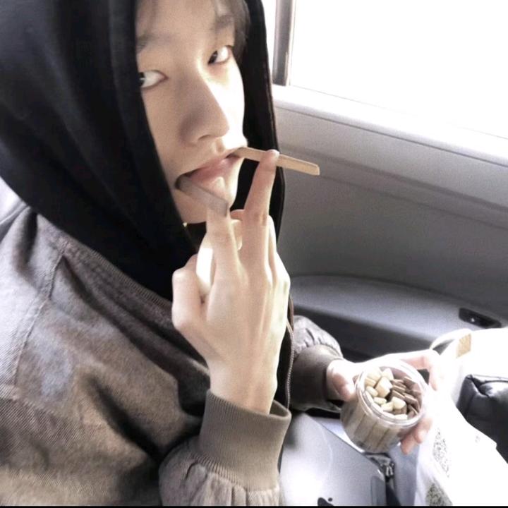 小渝.