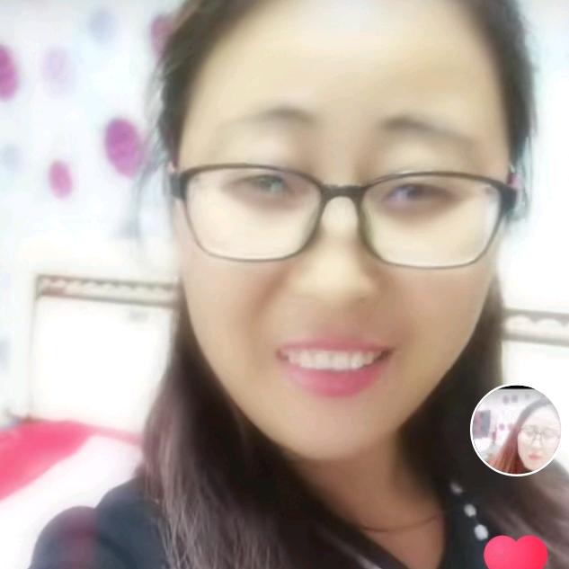 晴格格，(叫我小屈)