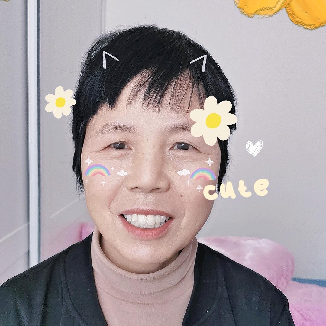 霞姐一笑而过