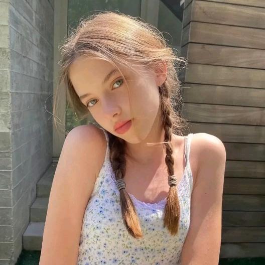 小婕🧸