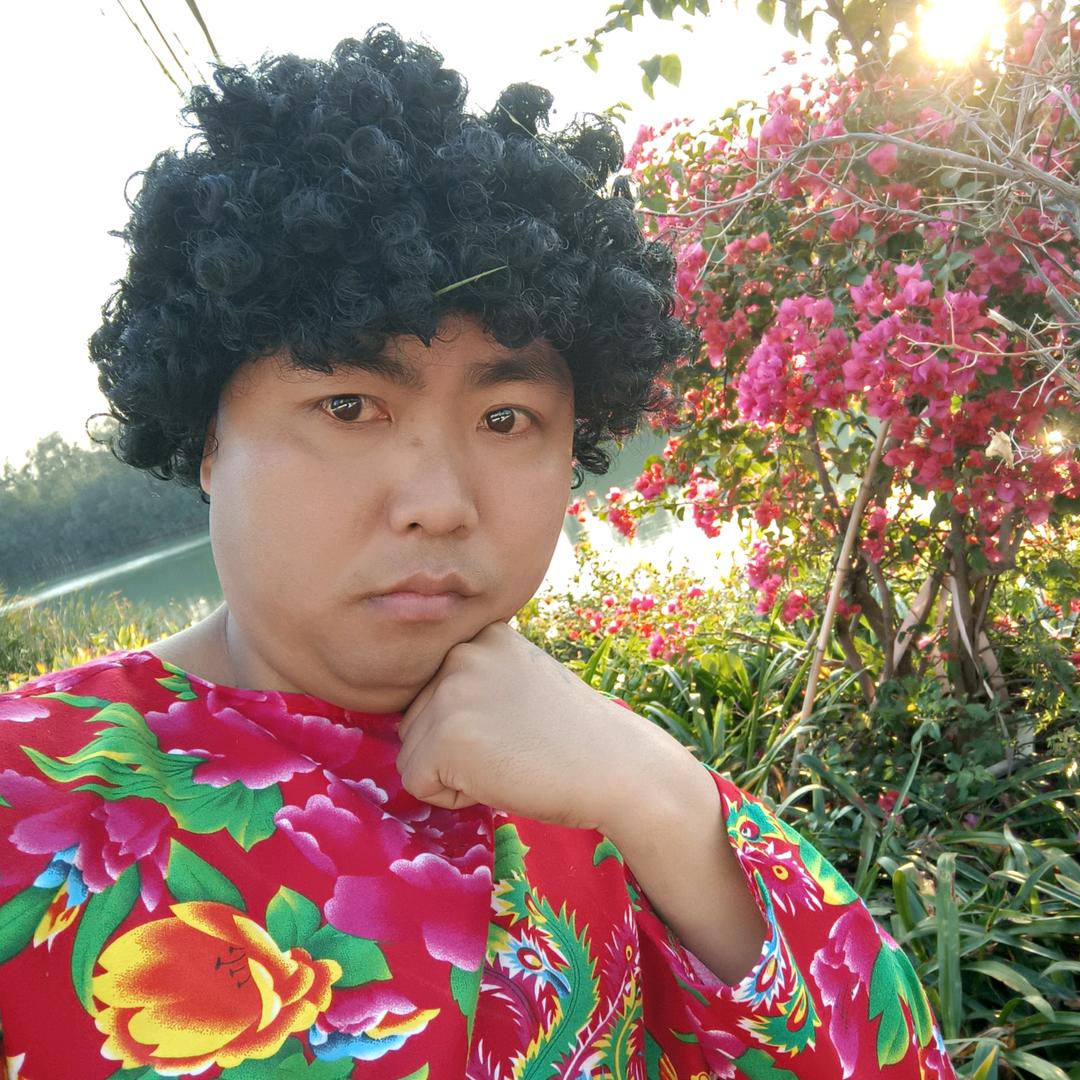 表演人二哥