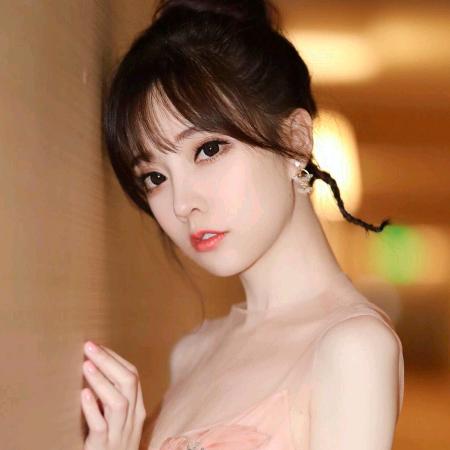 明星机场街拍。