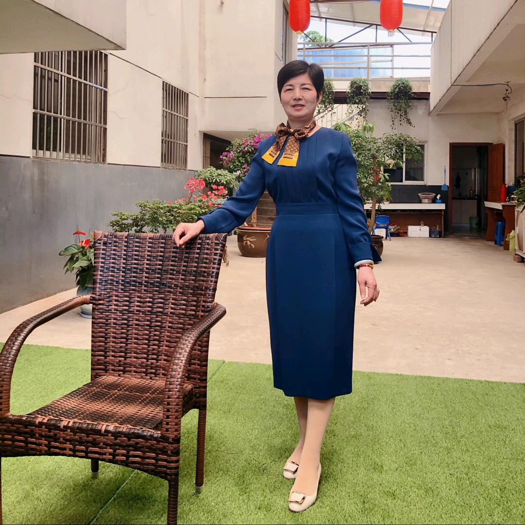 不负芳华-.