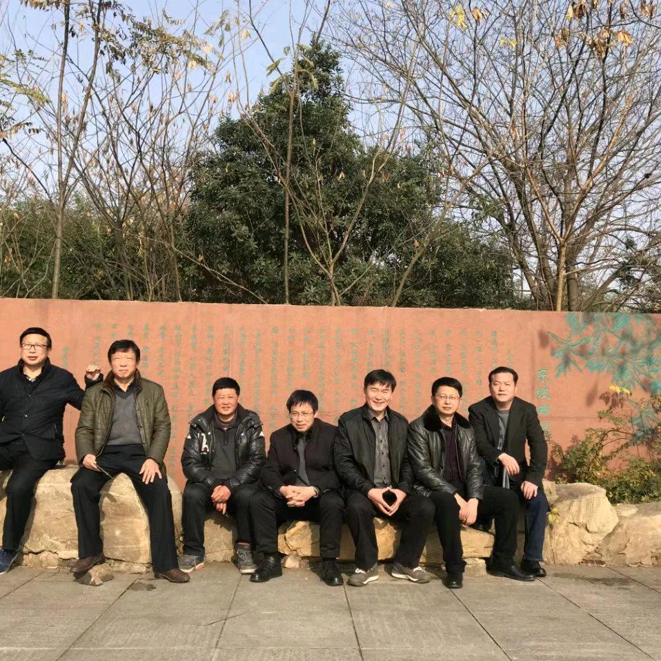 退休大叔回乡