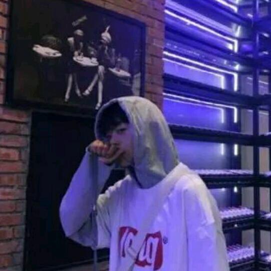 小吴 吴跑跑