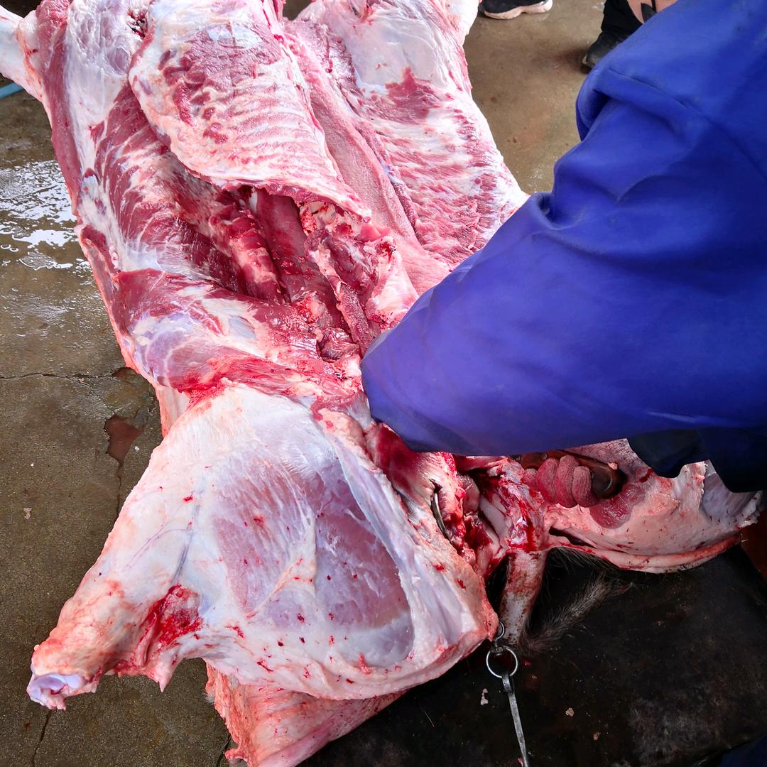 卖猪肉了