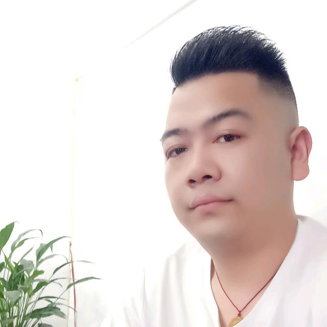 别回头，后面有狼