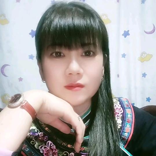 布衣妹（岑灿）