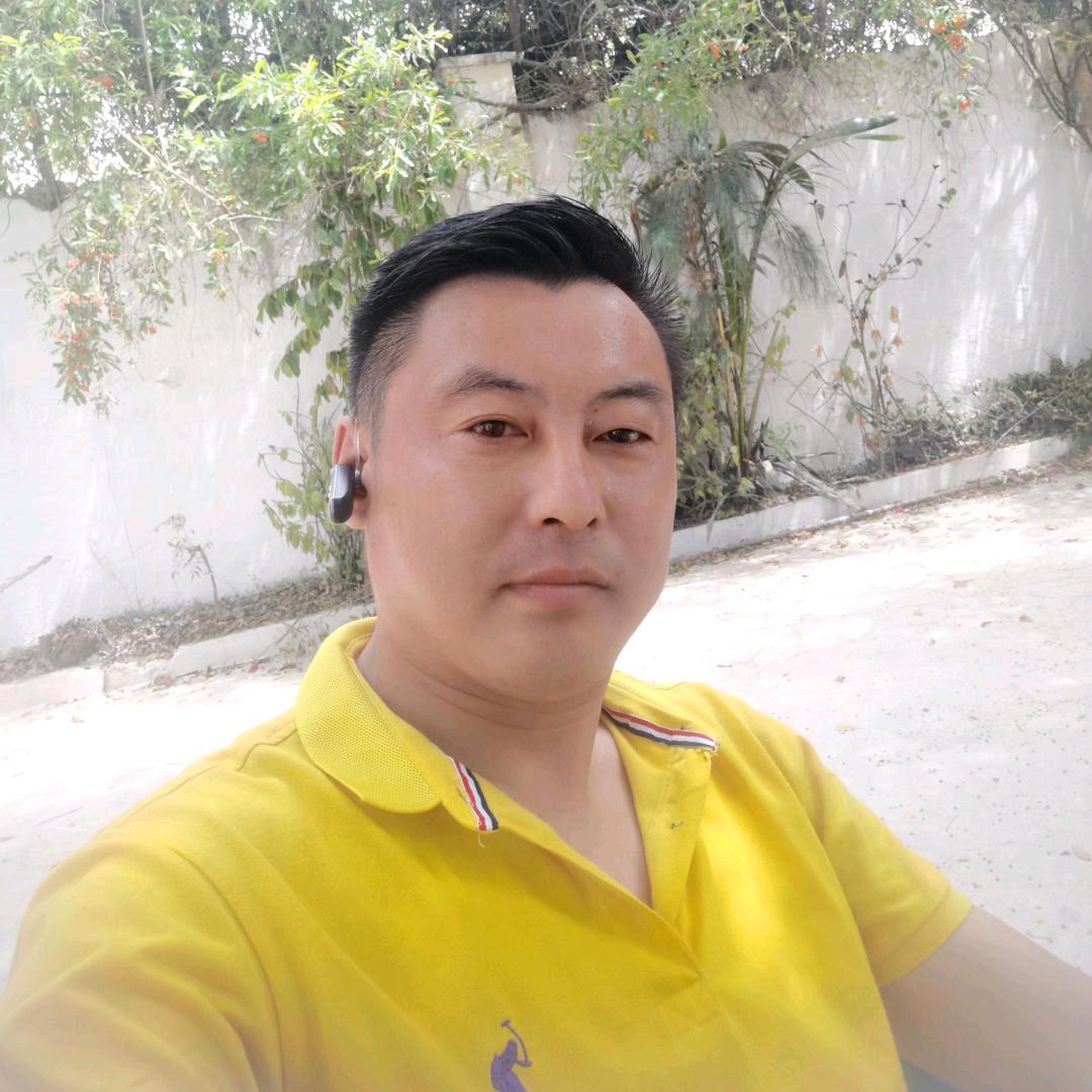 小帅哥