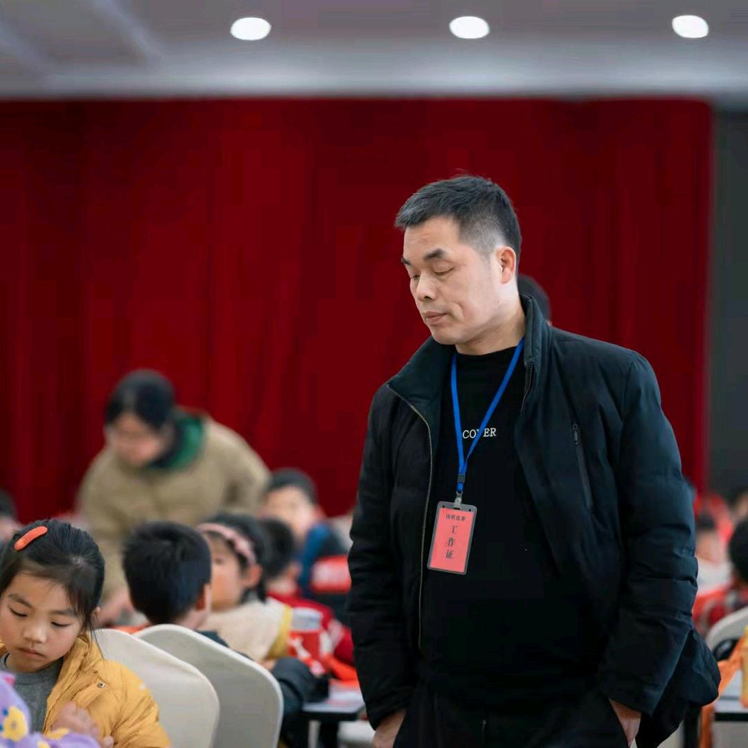 新昌博雅玻璃门业