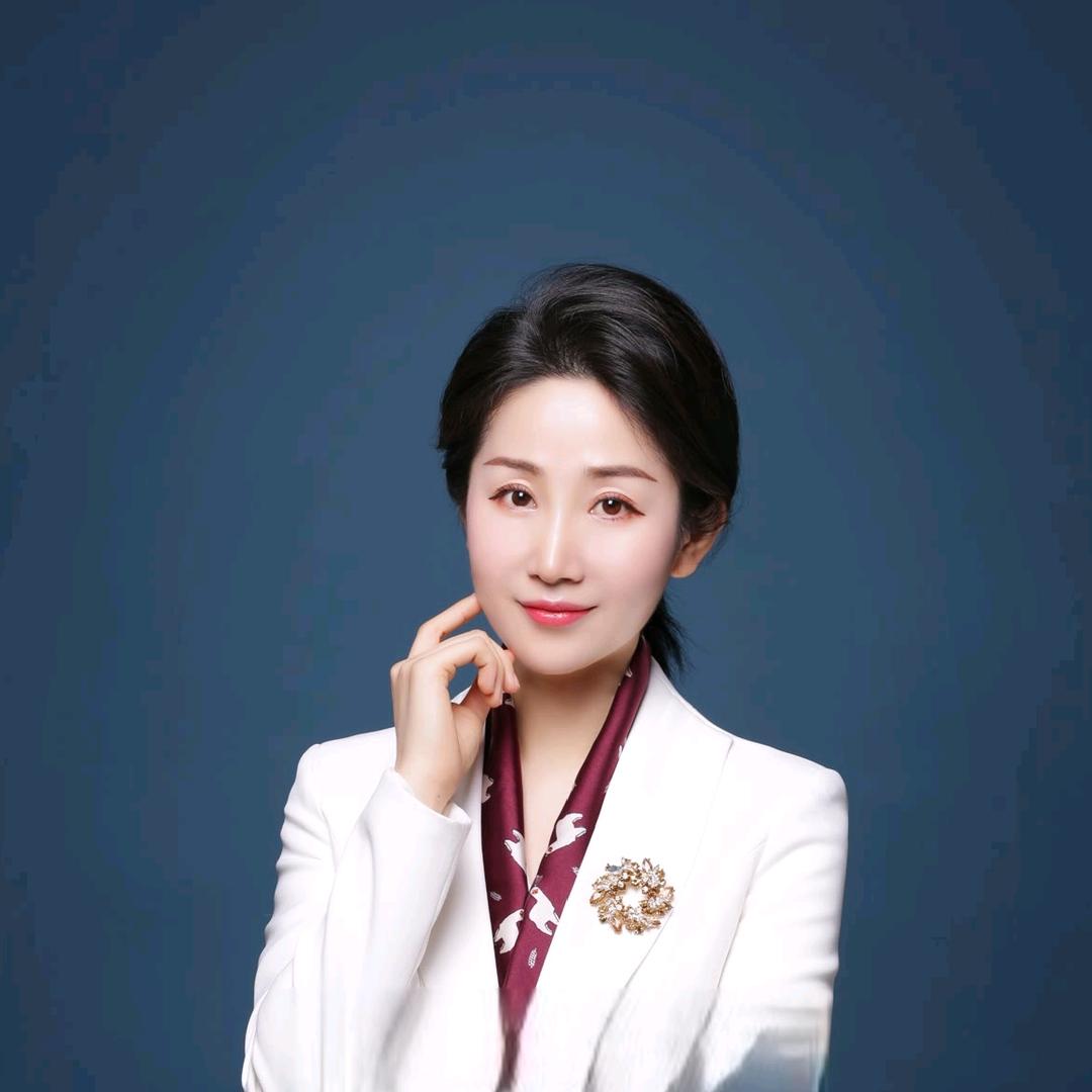 主持人雪莹