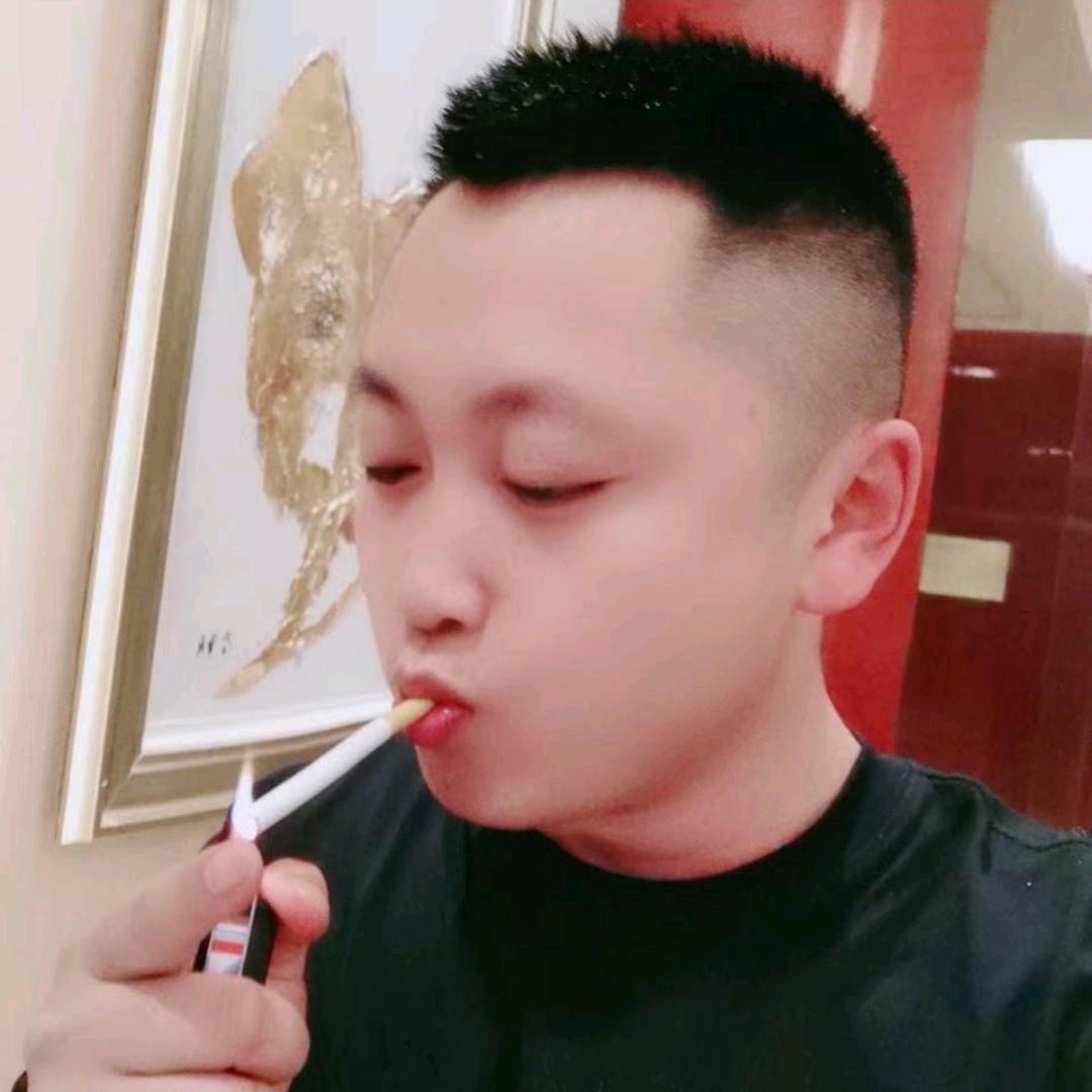 李伟幸福一家人