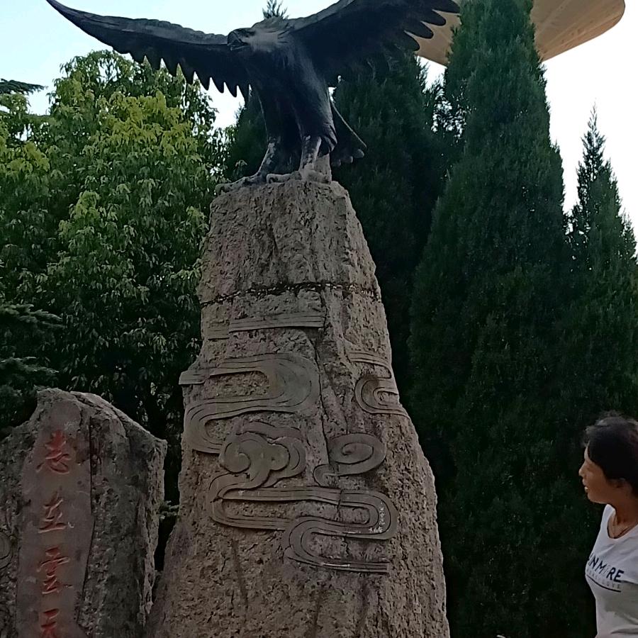 绅度男与美尚媛女装店