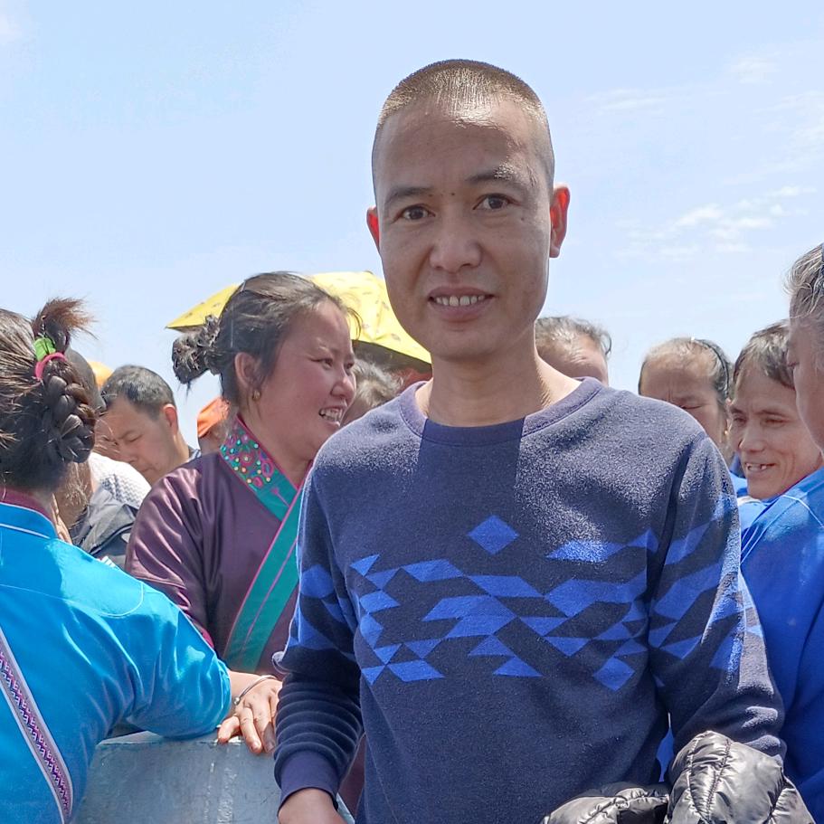 毛亿元