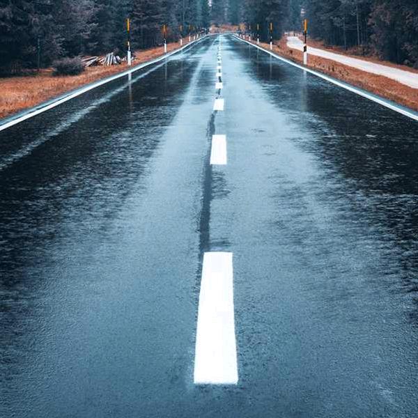 八夫骑马去望月