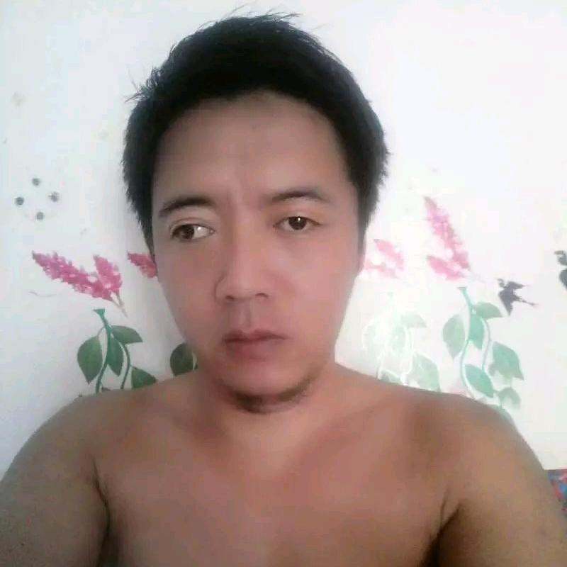 孤夜难眠影相随