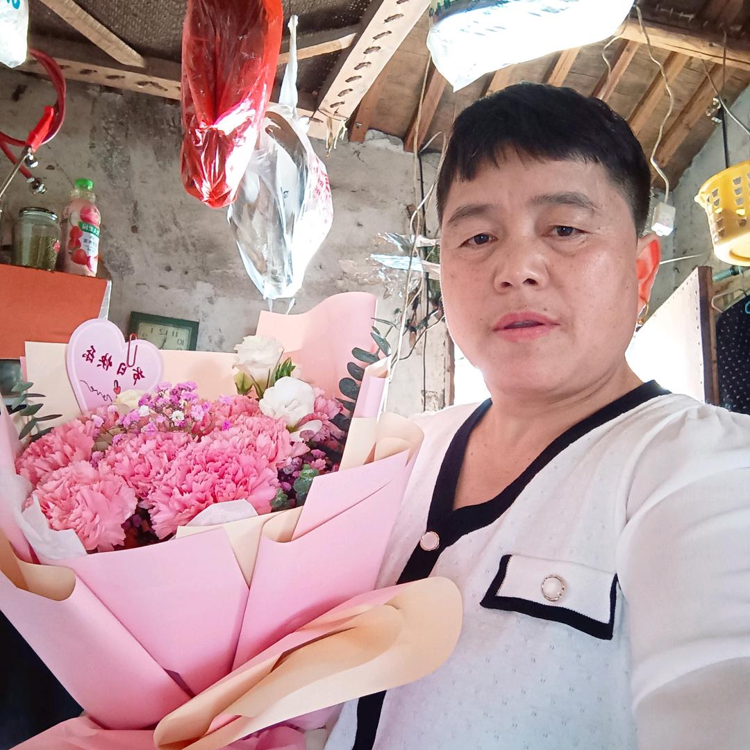 我是三姐。