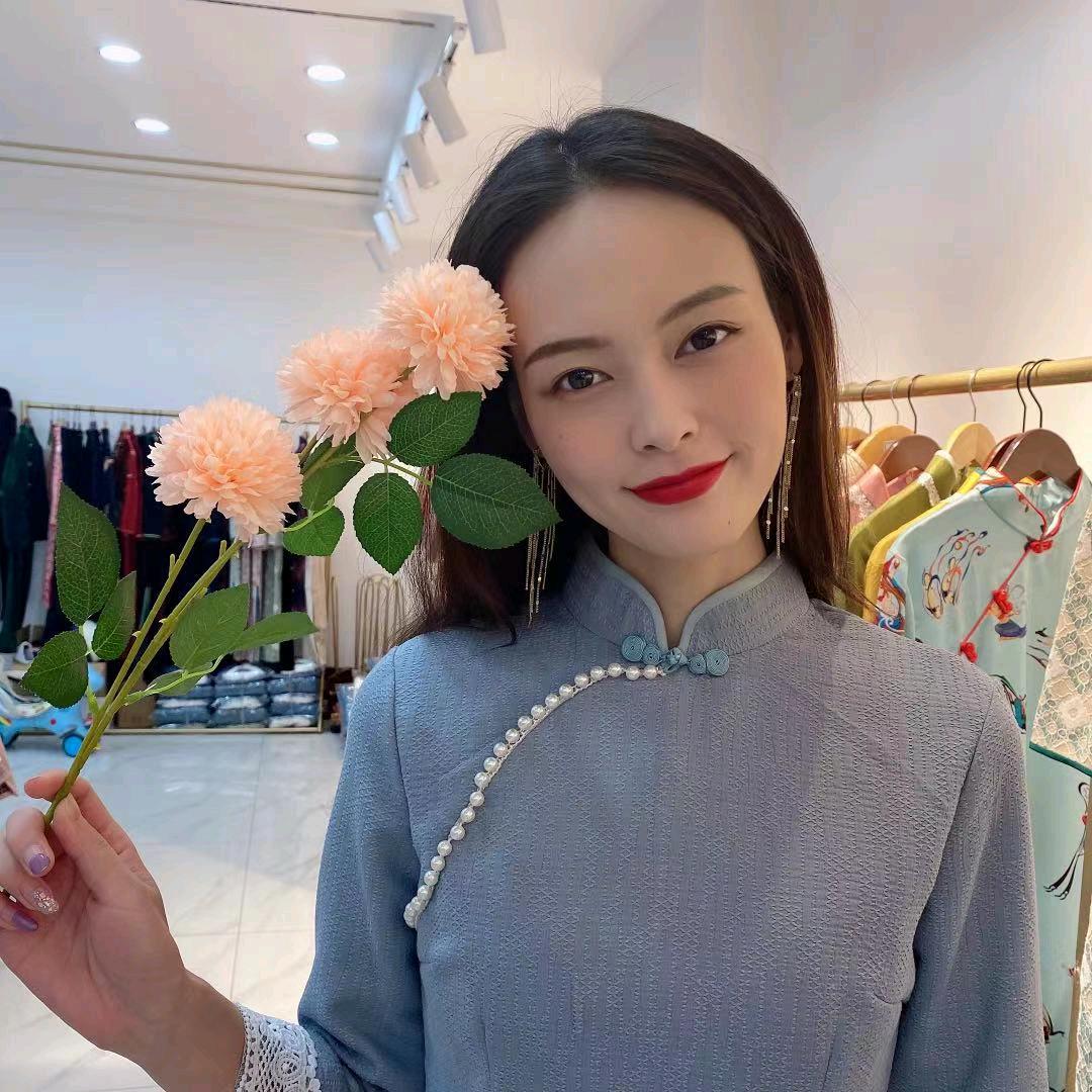 苏雅服饰高端女装