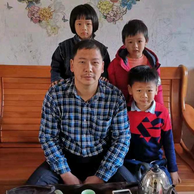 我姓林却让雨淋出了泪珠