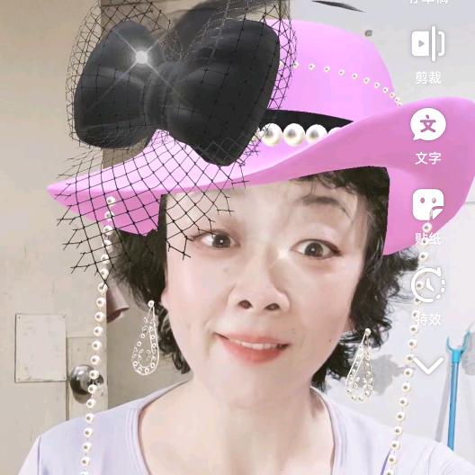 伊尼（早上6点10分左右开播）