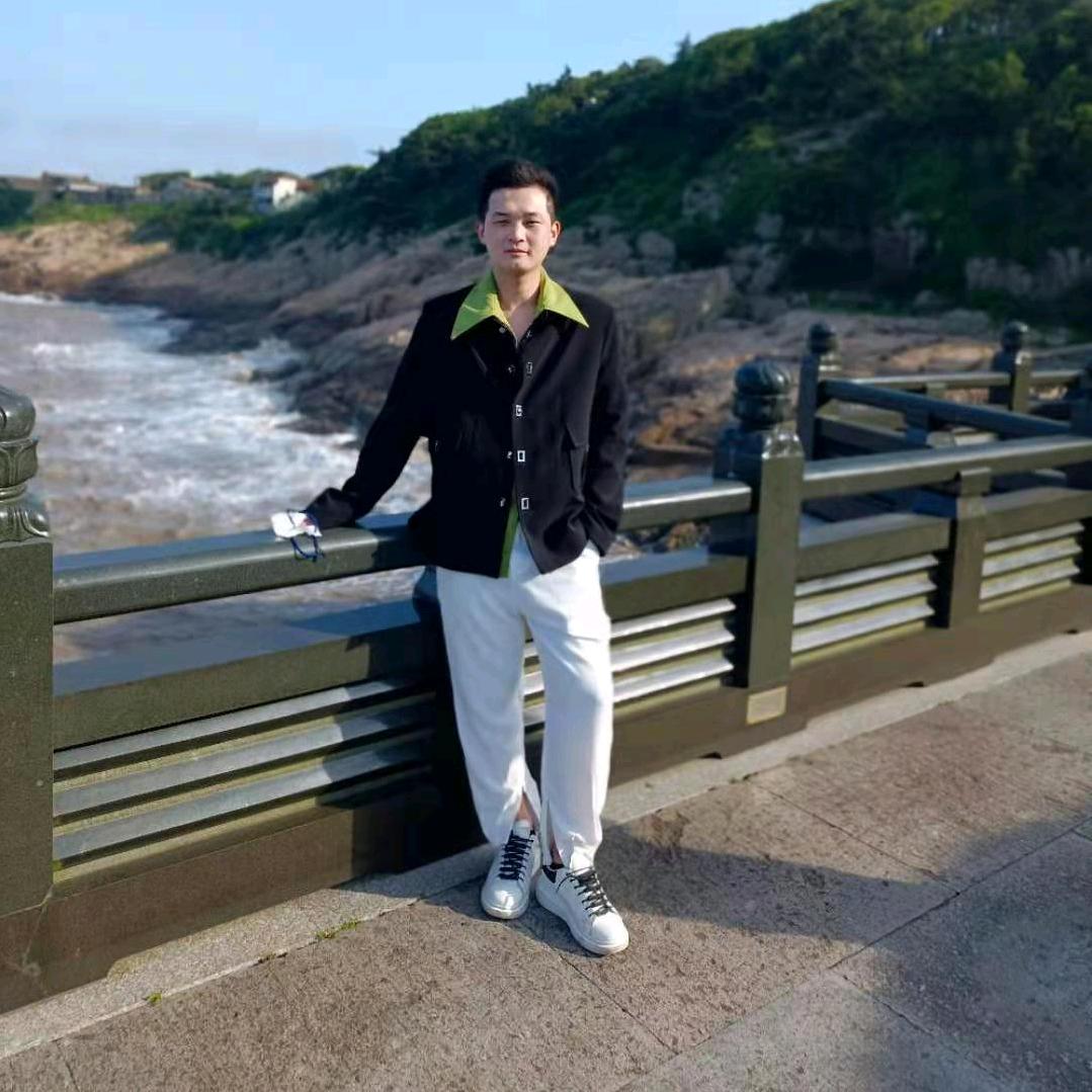张笑灬不嚣张