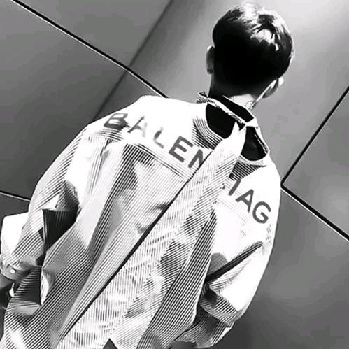 泪目