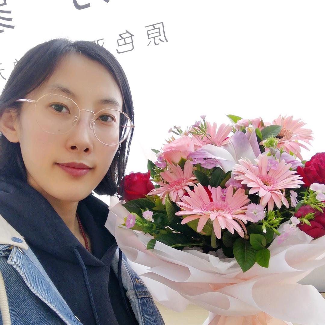 肖芳