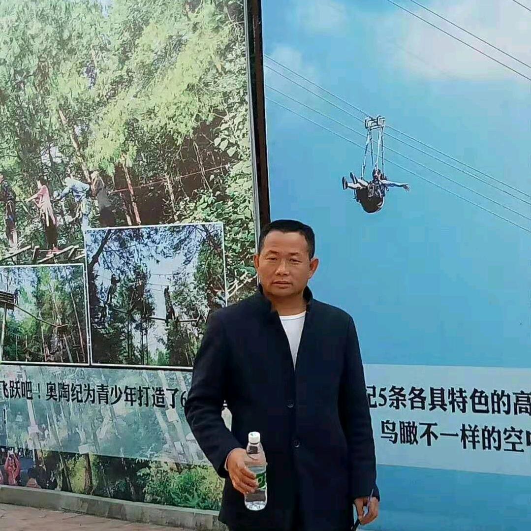 李洪荣
