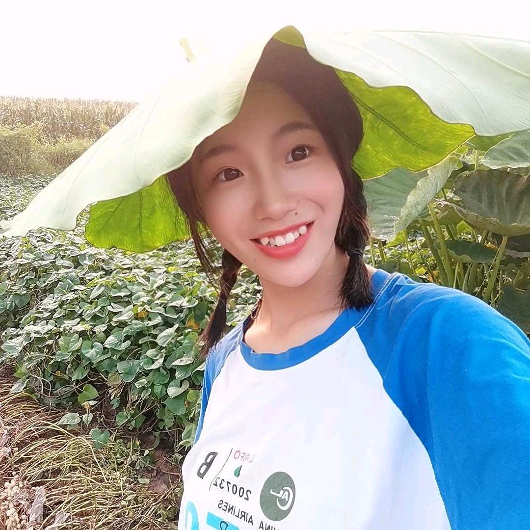 村里小妮