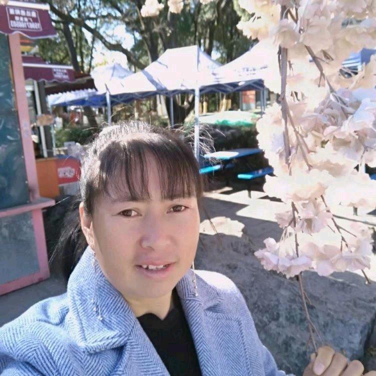 自苦钱自苦花专业跟萨克斯唱歌跳舞