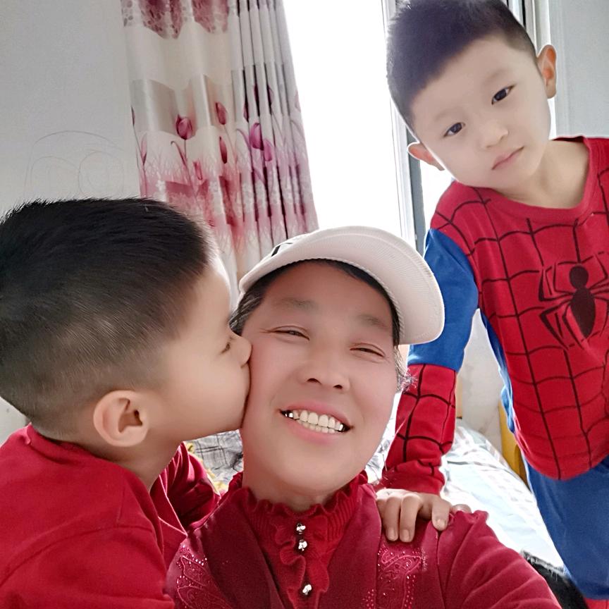 美丽😛婚姻介绍所，欢迎男女青年报名