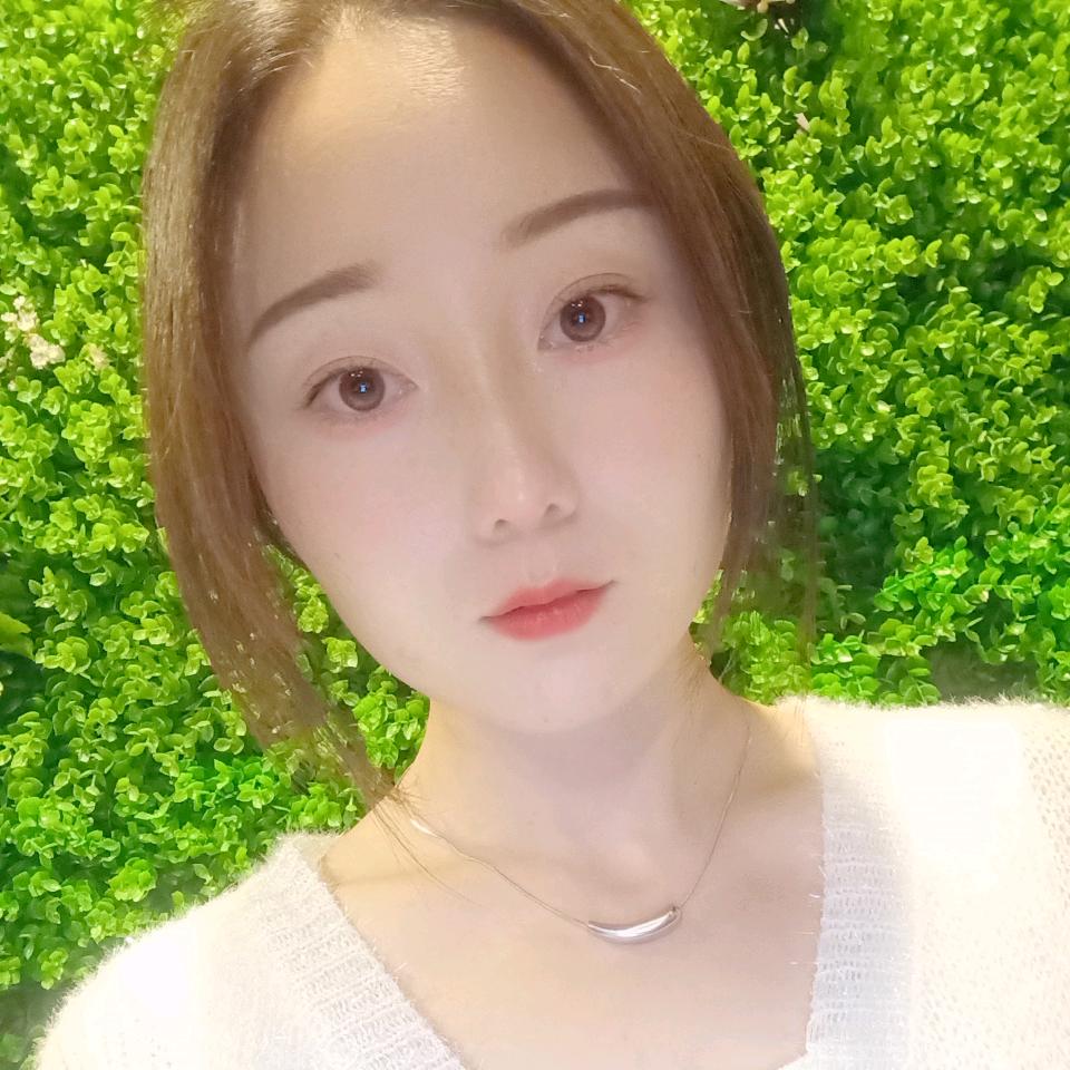 扎鲁特旗鲁北镇站船烧烤店