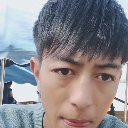 大山彝人