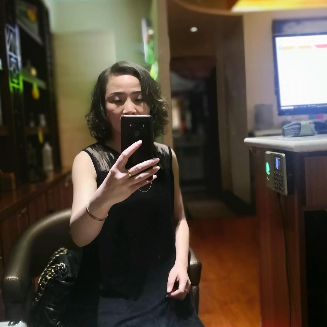 爱美的妞