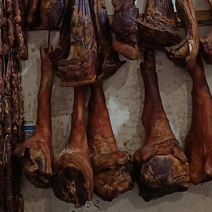 张琼腊肉店