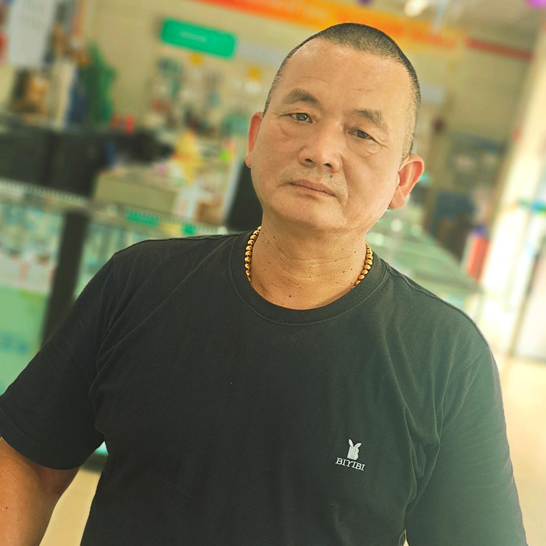 何清山批发香蕉